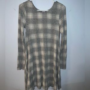 Old Navy Gray Plaid Long Sleeve Dress